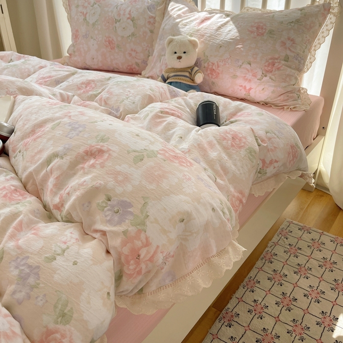 91家纺网 家纺一手货源 找家纺 繁花家居 2025新款镂空白色花边直播热款四件套 絮语