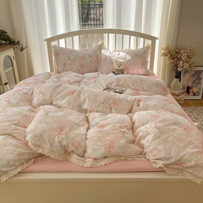 91家纺网 家纺一手货源 找家纺 繁花家居 2025新款镂空白色花边直播热款四件套 絮语