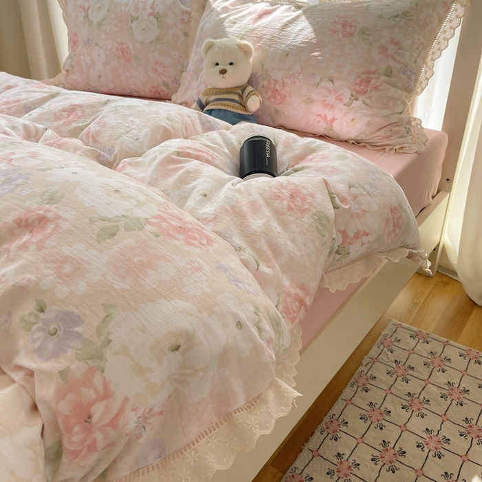 91家纺网 家纺一手货源 找家纺 繁花家居 2025新款镂空白色花边直播热款四件套 絮语