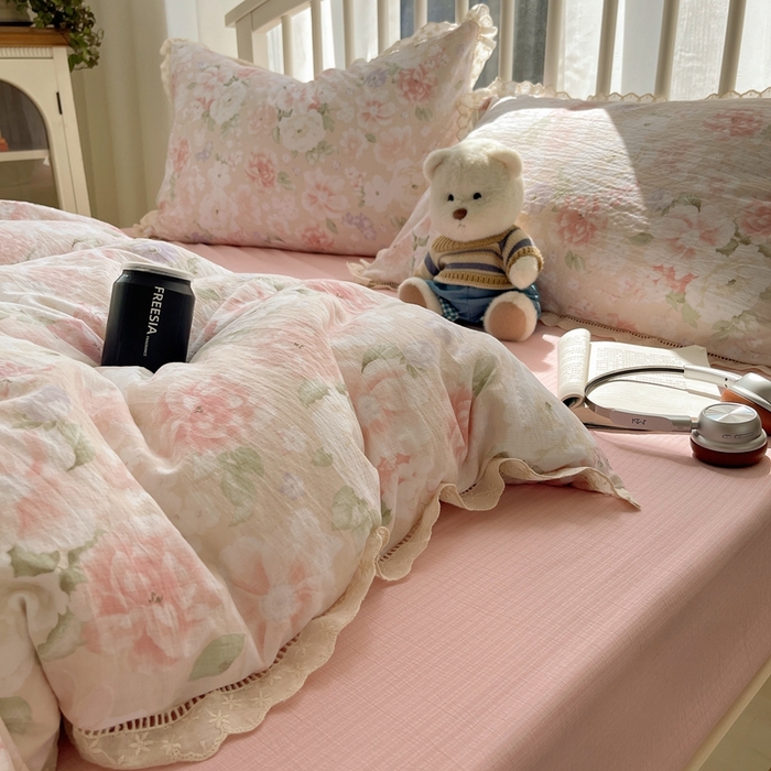 繁花家居 2025新款镂空白色花边直播热款四件套 絮语