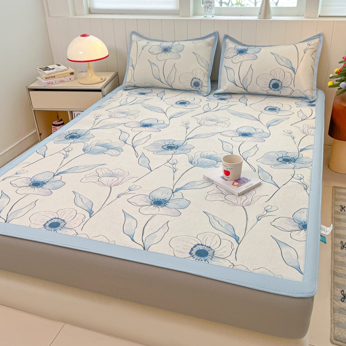 91家纺网 家纺一手货源 找家纺 安哆啦家纺 2025新款A类小清新卡通高品质冰藤印花凉席床笠床席款 冰藤席-蓝梦里【床笠款】