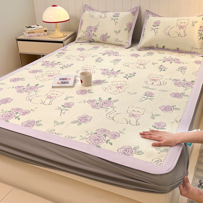 安哆啦家纺 2025新款A类小清新卡通高品质冰藤印花凉席床笠床席款 冰藤席-紫花猫【床笠款】