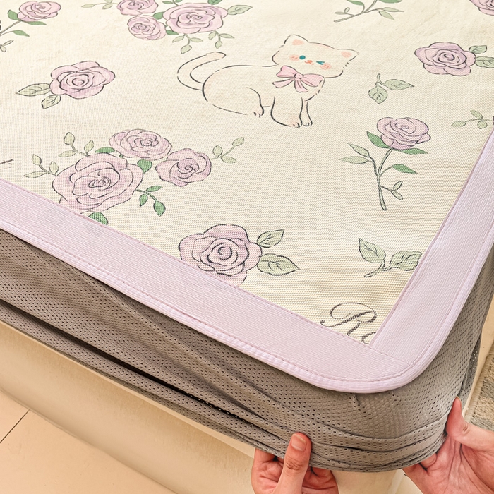 91家纺网 家纺一手货源 找家纺 安哆啦家纺 2025新款A类小清新卡通高品质冰藤印花凉席床笠床席款 冰藤席-紫花猫【床笠款】