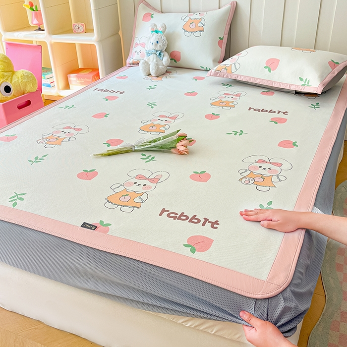 安哆啦家纺 2025新款A类小清新卡通高品质冰藤印花凉席床笠床席款 冰藤席-桃桃兔兔【床笠款】