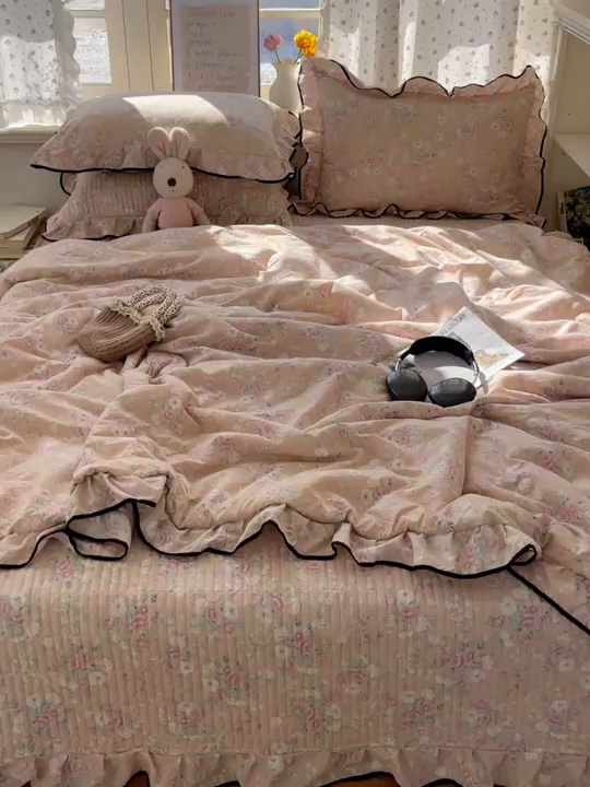 91家纺网 家纺一手货源 找家纺 繁花家居 2025新款镂空白色花边直播热款四件套 雾岛长歌