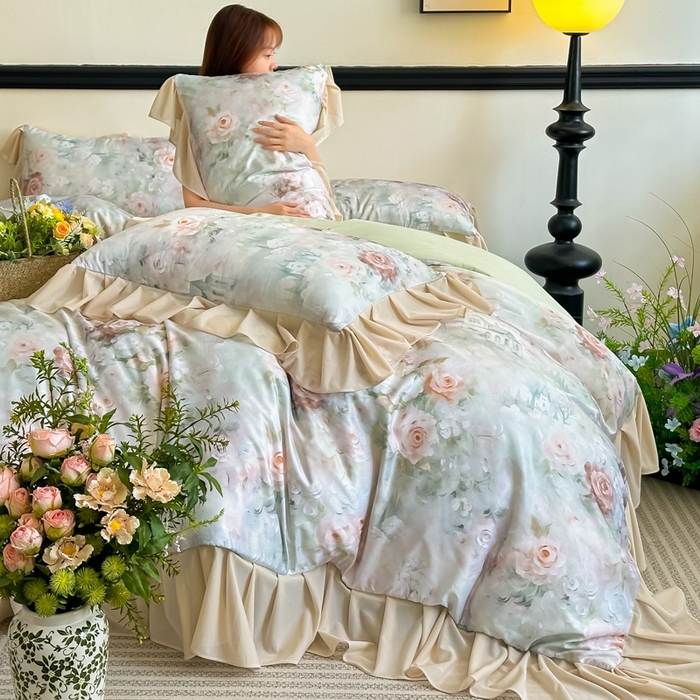 91家纺网 家纺一手货源 找家纺 首选家纺 2025新款法式花边玉锦缎数码印花四件套 法式-春光绿意