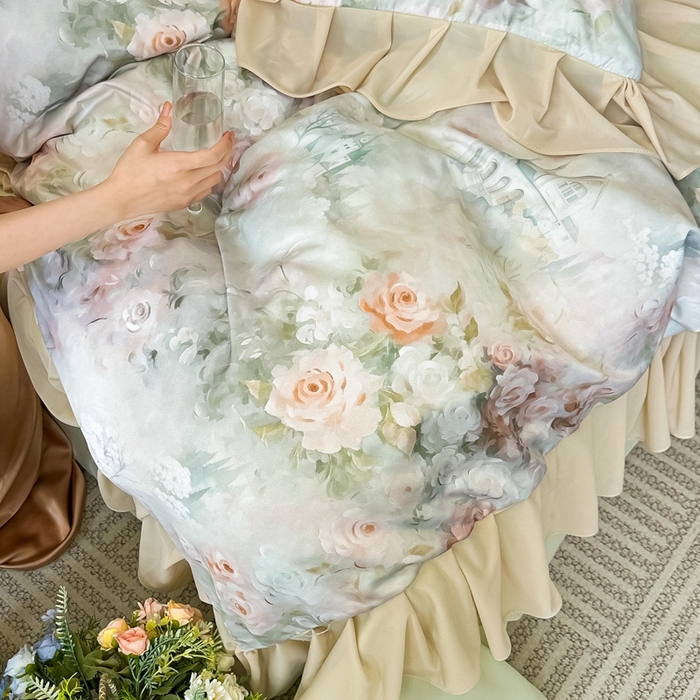 91家纺网 家纺一手货源 找家纺 首选家纺 2025新款法式花边玉锦缎数码印花四件套 法式-春光绿意