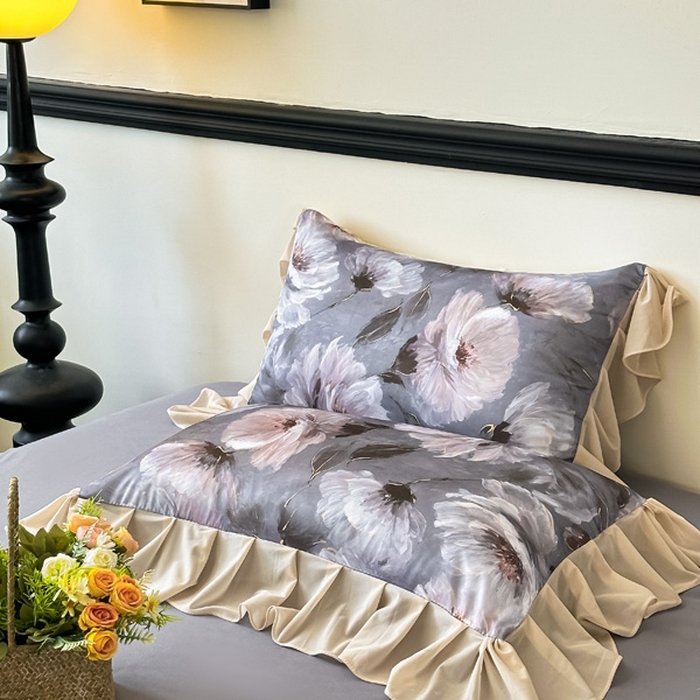 91家纺网 家纺一手货源 找家纺 首选家纺 2025新款法式花边玉锦缎数码印花四件套 法式-荷花