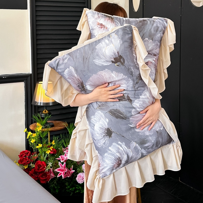 91家纺网 家纺一手货源 找家纺 首选家纺 2025新款法式花边玉锦缎数码印花四件套 法式-荷花