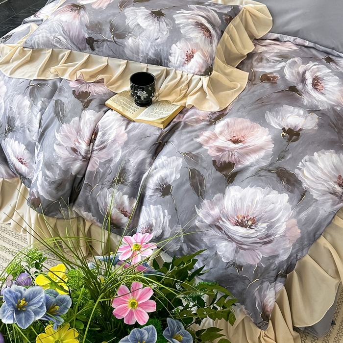 91家纺网 家纺一手货源 找家纺 首选家纺 2025新款法式花边玉锦缎数码印花四件套 法式-荷花