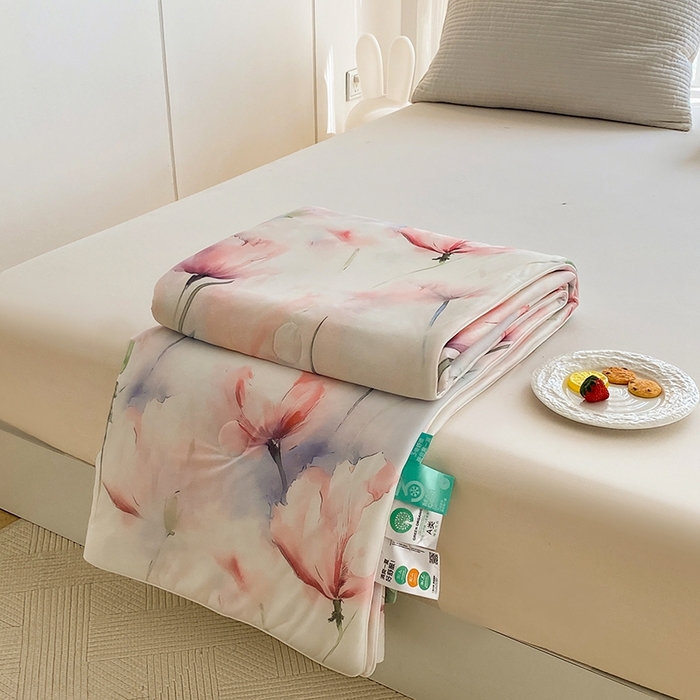 91家纺网 家纺一手货源 找家纺 梦莱斯2025新款印花夏被 梦思-红