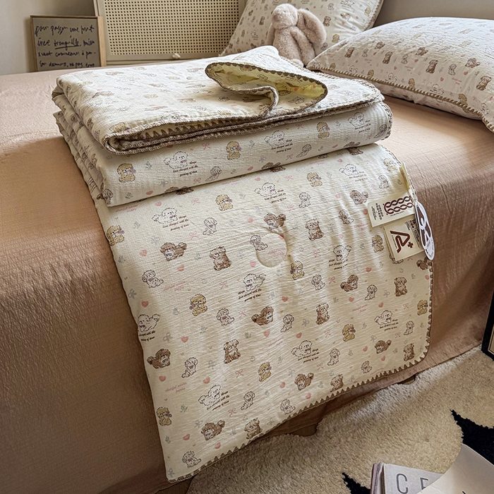 91家纺网 家纺一手货源 找家纺 星巴k家纺 2025新款春夏云感双层纱A类母婴级三角针夏被贝壳边夏凉被贝壳绣【可提供买家秀】 贝壳绣-狗狗日记