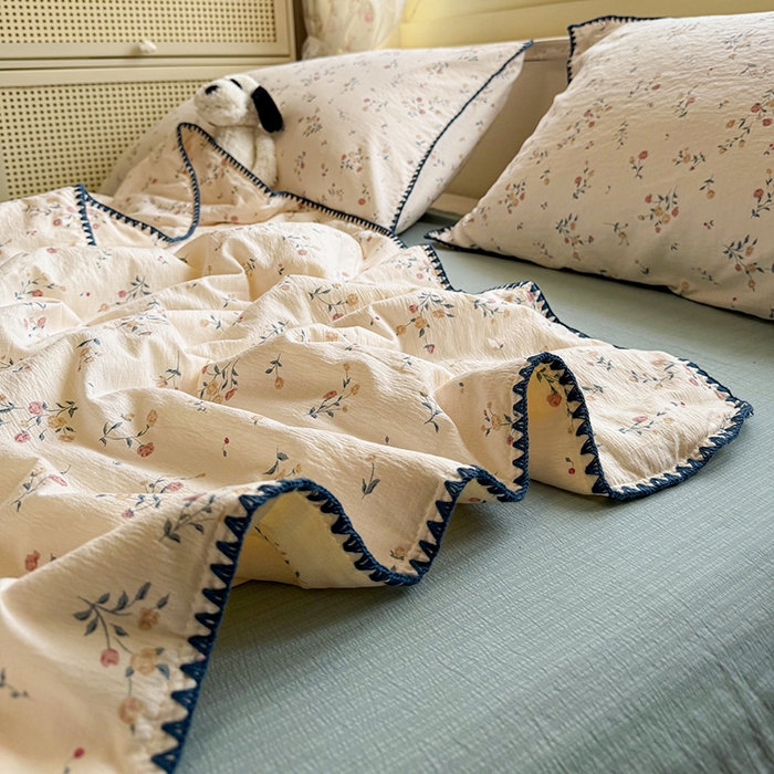 91家纺网 家纺一手货源 找家纺 星巴k家纺 2025新款春夏云感双层纱A类母婴级三角针夏被贝壳边夏凉被贝壳绣【可提供买家秀】 贝壳绣-小玫瑰