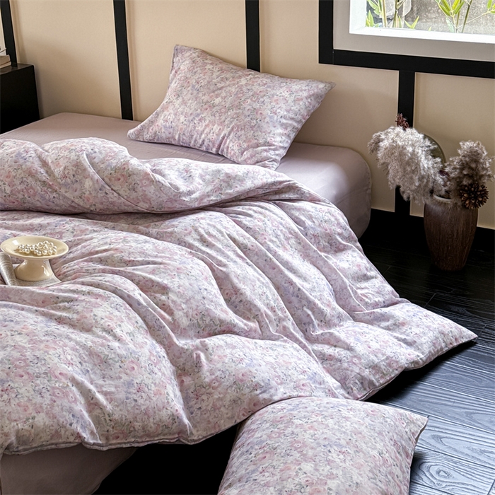 91家纺网 家纺一手货源 找家纺 窝米 2025春季新品全棉双层纱油画风花卉四件套系列（梦境花园、花研巧语） 梦境花园紫