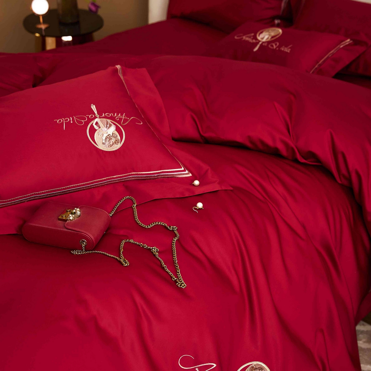 91家纺网 家纺一手货源 找家纺 涞澳家纺 2025新款婚庆款四件套 幸福嫁日