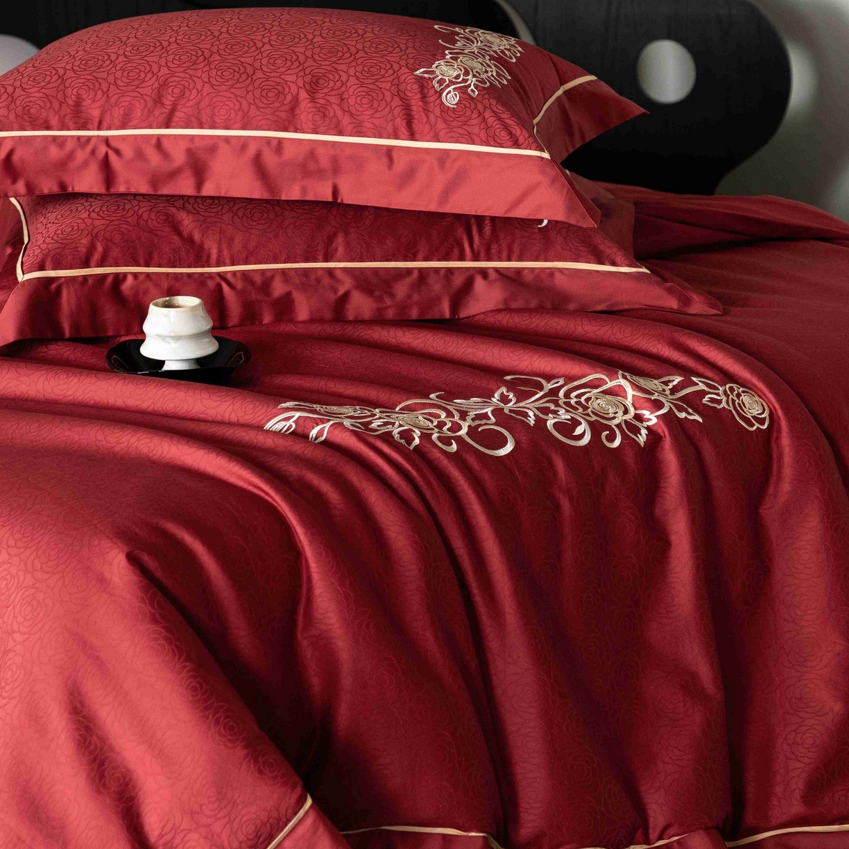 91家纺网 家纺一手货源 找家纺 涞澳家纺 2025新款婚庆款四件套 永恒爱恋