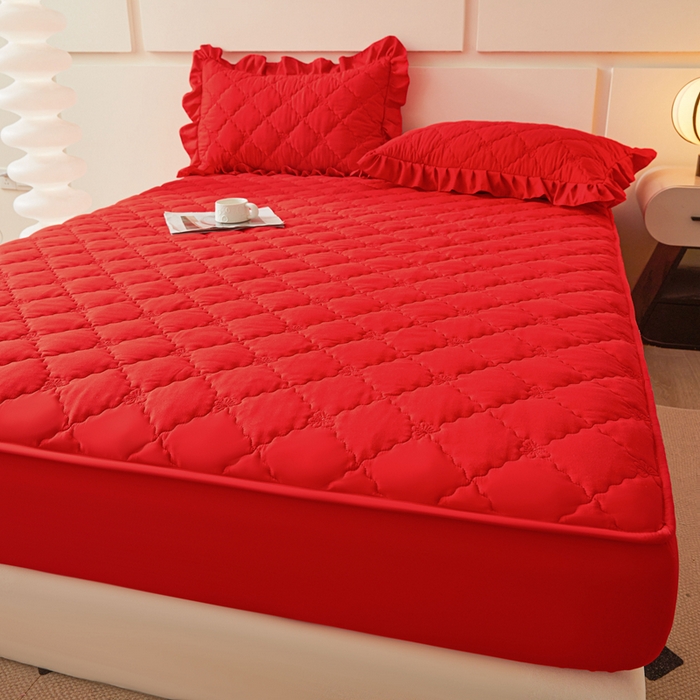 91家纺网 家纺一手货源 找家纺 怡源梦 2025新款蝶恋系列亲肤棉夹棉床笠 大红