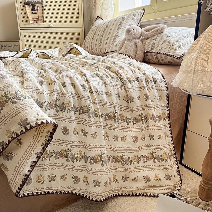 91家纺网 家纺一手货源 找家纺 星巴k家纺 2025新款春夏云感双层纱A类母婴级三角针夏被贝壳边夏凉被贝壳绣【可提供买家秀】 贝壳绣-玫瑰哒