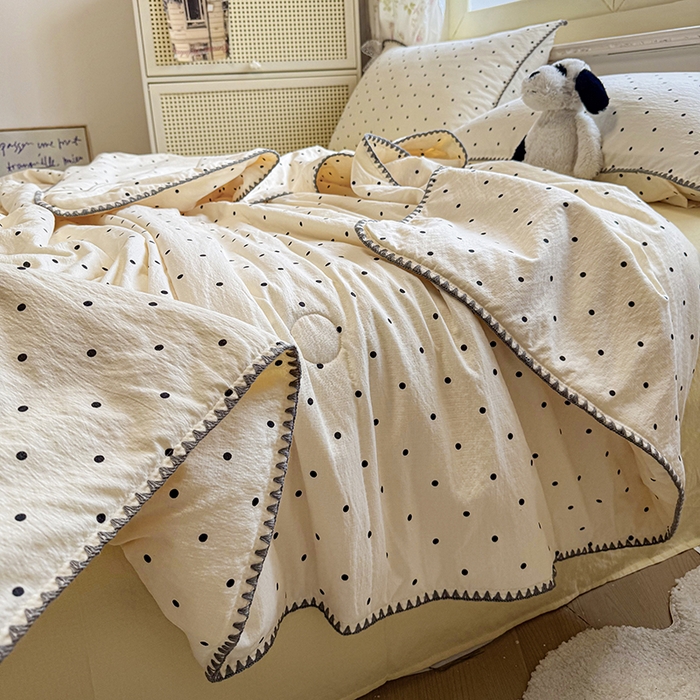 91家纺网 家纺一手货源 找家纺 （总）星巴k家纺 2025新款春夏云感双层纱A类母婴级三角针夏被贝壳边夏凉被贝壳绣【可提供买家秀】