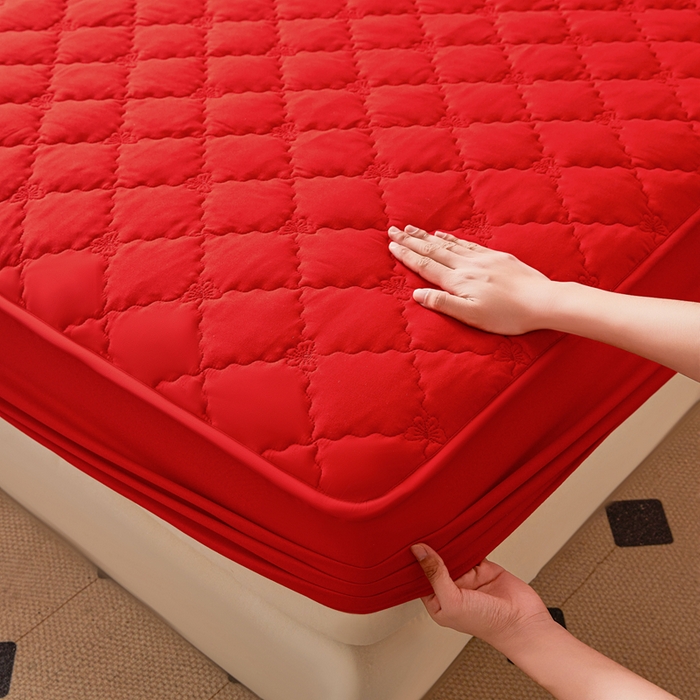 91家纺网 家纺一手货源 找家纺 怡源梦 2025新款蝶恋系列亲肤棉夹棉床笠 大红