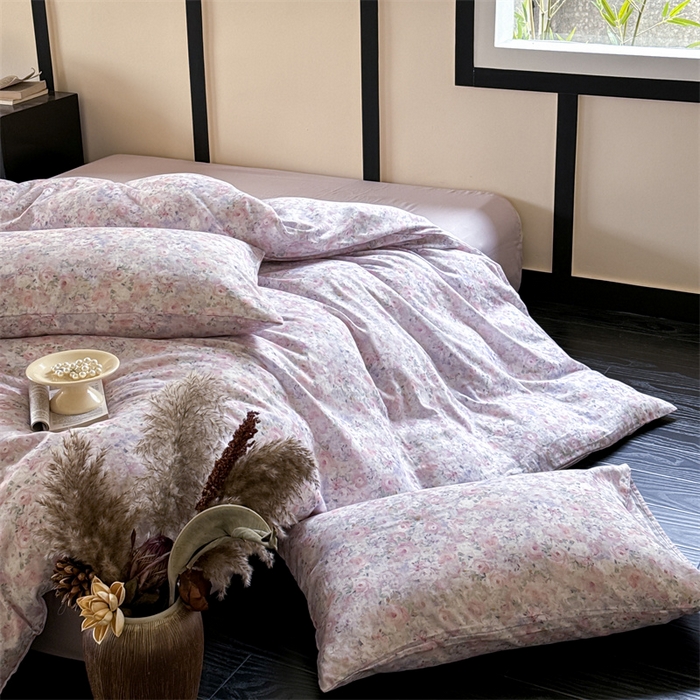 91家纺网 家纺一手货源 找家纺 窝米 2025春季新品全棉双层纱油画风花卉四件套系列（梦境花园、花研巧语） 梦境花园紫