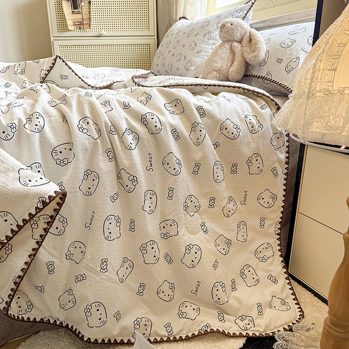 91家纺网 家纺一手货源 找家纺 星巴k家纺 2025新款春夏云感双层纱A类母婴级三角针夏被贝壳边夏凉被贝壳绣【可提供买家秀】 贝壳绣-猫咪恋人