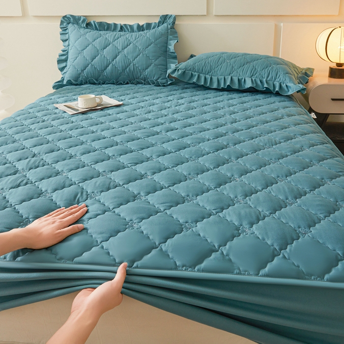 91家纺网 家纺一手货源 找家纺 怡源梦 2025新款蝶恋系列亲肤棉夹棉床笠 蓝色