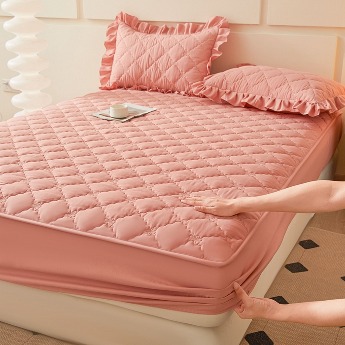 91家纺网 家纺一手货源 找家纺 怡源梦 2025新款蝶恋系列亲肤棉夹棉床笠 豆沙