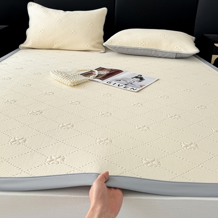 91家纺网 家纺一手货源 找家纺 （总）吉祥家纺 2025新款提花四叶草凉席床席款