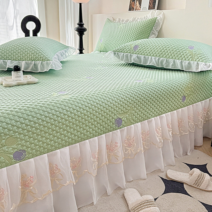 91家纺网 家纺一手货源 找家纺 提花大世界 2025新款A类PE乙纶冰丝凉感三色织550克冰豆豆凉席床裙软凉席 郁金香—PE绿