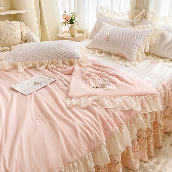 91家纺网 家纺一手货源 找家纺 （总）好儿喜家纺 2025新款恬静系列凉席床裙冰丝席床罩凉席韩式凉感豆豆凉席床盖