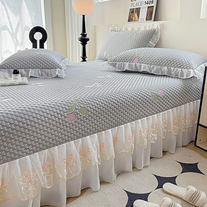 91家纺网 家纺一手货源 找家纺 提花大世界 2025新款A类PE乙纶冰丝凉感三色织550克冰豆豆凉席床裙软凉席 郁金香—PE灰