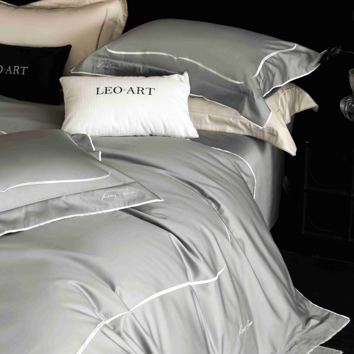 91家纺网 家纺一手货源 找家纺 涞澳家纺 2025新款80S全棉贡缎小蛮腰四件套-浅依 浅依-烟灰