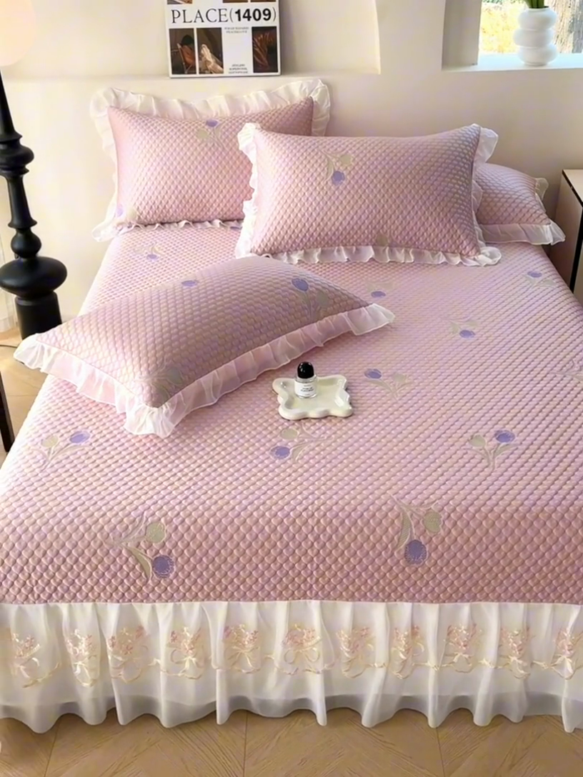 91家纺网 家纺一手货源 找家纺 提花大世界 2025新款A类PE乙纶冰丝凉感三色织550克冰豆豆凉席床裙软凉席 郁金香—PE粉