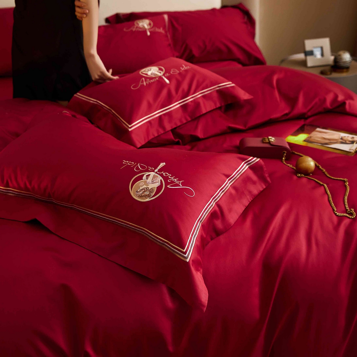 91家纺网 家纺一手货源 找家纺 涞澳家纺 2025新款婚庆款四件套 幸福嫁日