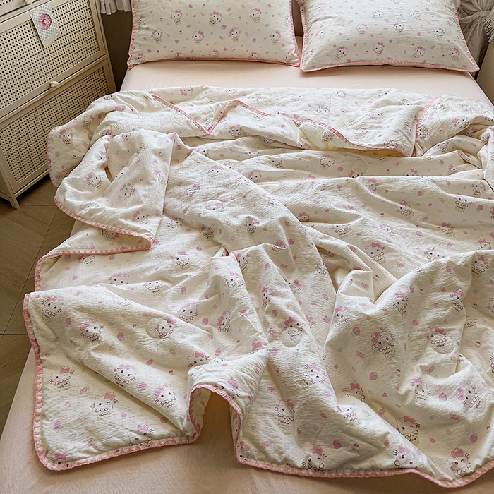 91家纺网 家纺一手货源 找家纺 星巴k家纺 2025新款春夏云感双层纱A类母婴级三角针夏被贝壳边夏凉被贝壳绣【可提供买家秀】贝壳绣-粉色kt猫