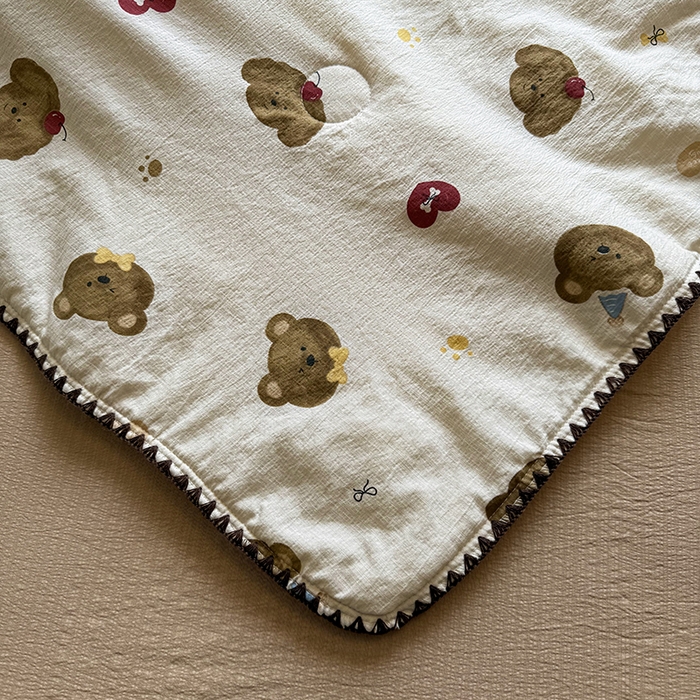 91家纺网 家纺一手货源 找家纺 星巴k家纺 2025新款春夏云感双层纱A类母婴级三角针夏被贝壳边夏凉被贝壳绣【可提供买家秀】 贝壳绣-樱桃小熊