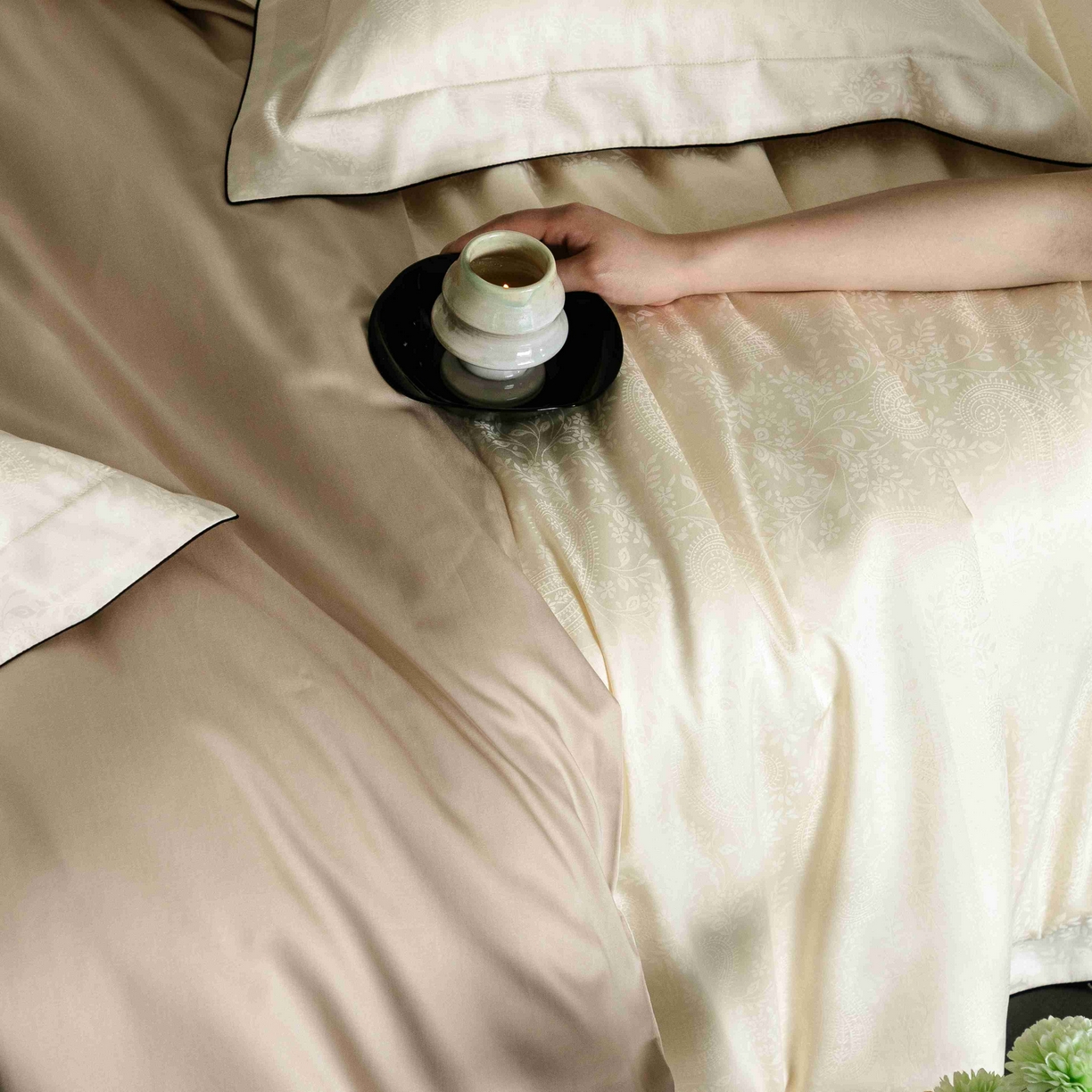 91家纺网 家纺一手货源 找家纺 涞澳家纺 2025新款60支天丝棉提花四件套 海瑟薇-明月白