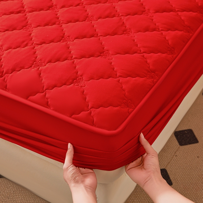 91家纺网 家纺一手货源 找家纺 怡源梦 2025新款蝶恋系列亲肤棉夹棉床笠 大红