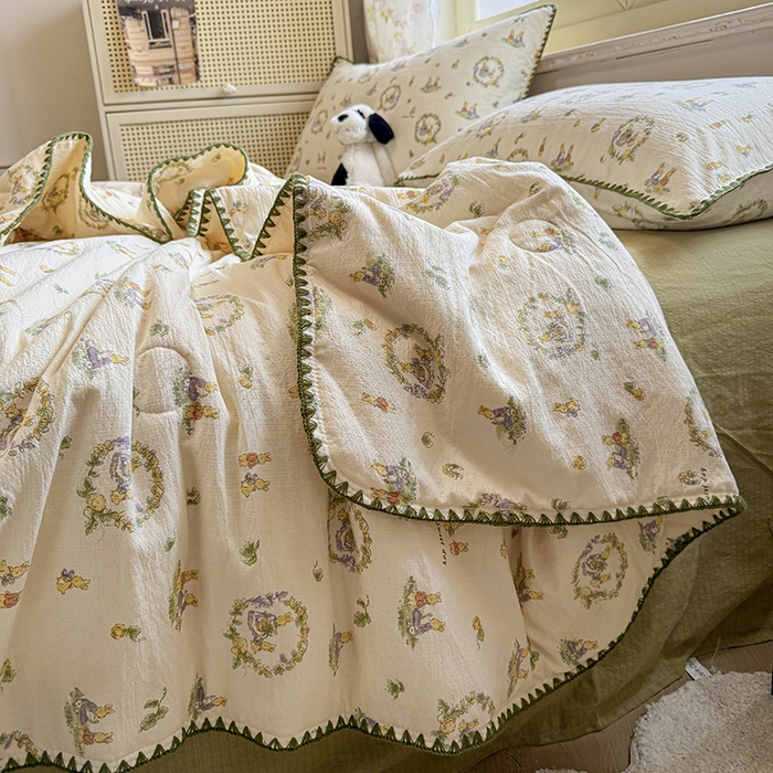 91家纺网 家纺一手货源 找家纺 星巴k家纺 2025新款春夏云感双层纱A类母婴级三角针夏被贝壳边夏凉被贝壳绣【可提供买家秀】 贝壳绣-兔子欢喜