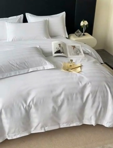 91家纺网 家纺一手货源 找家纺 （总）梦庭帛美  2025新款酒店布草段条飞边款四件套