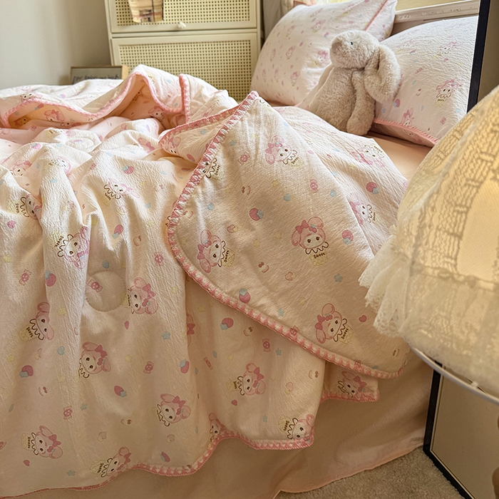 91家纺网 家纺一手货源 找家纺 星巴k家纺 2025新款春夏云感双层纱A类母婴级三角针夏被贝壳边夏凉被贝壳绣【可提供买家秀】 贝壳绣-小妹冰淇淋