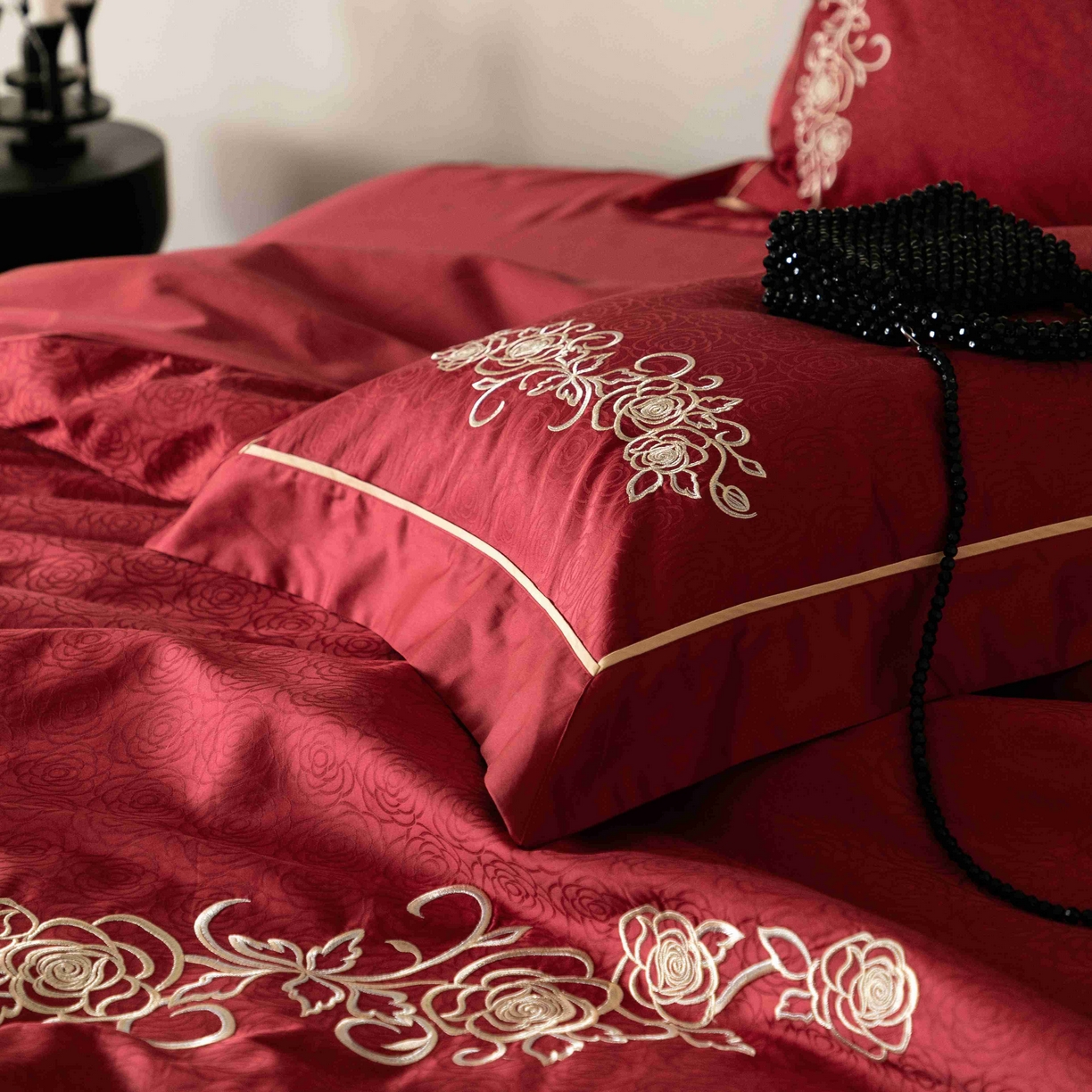 91家纺网 家纺一手货源 找家纺 涞澳家纺 2025新款婚庆款四件套 永恒爱恋