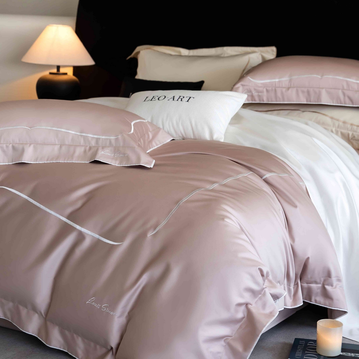 91家纺网 家纺一手货源 找家纺 涞澳家纺 2025新款80S全棉贡缎小蛮腰四件套-浅依 浅依-粉灰