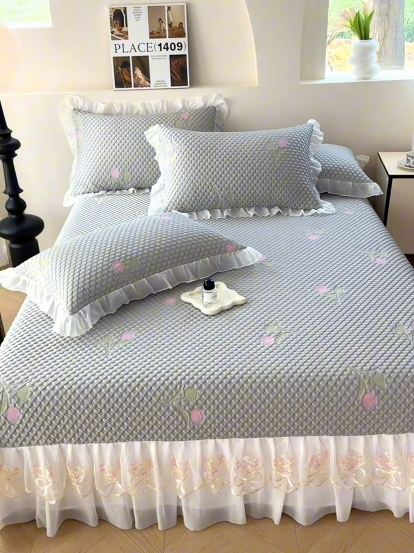 91家纺网 家纺一手货源 找家纺 提花大世界 2025新款A类PE乙纶冰丝凉感三色织550克冰豆豆凉席床裙软凉席 郁金香—PE灰