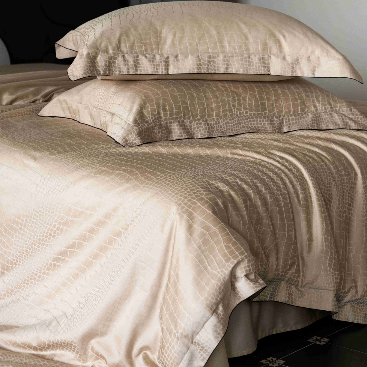 91家纺网 家纺一手货源 找家纺 涞澳家纺 2025新款60支天丝棉提花四件套 波曼-驼