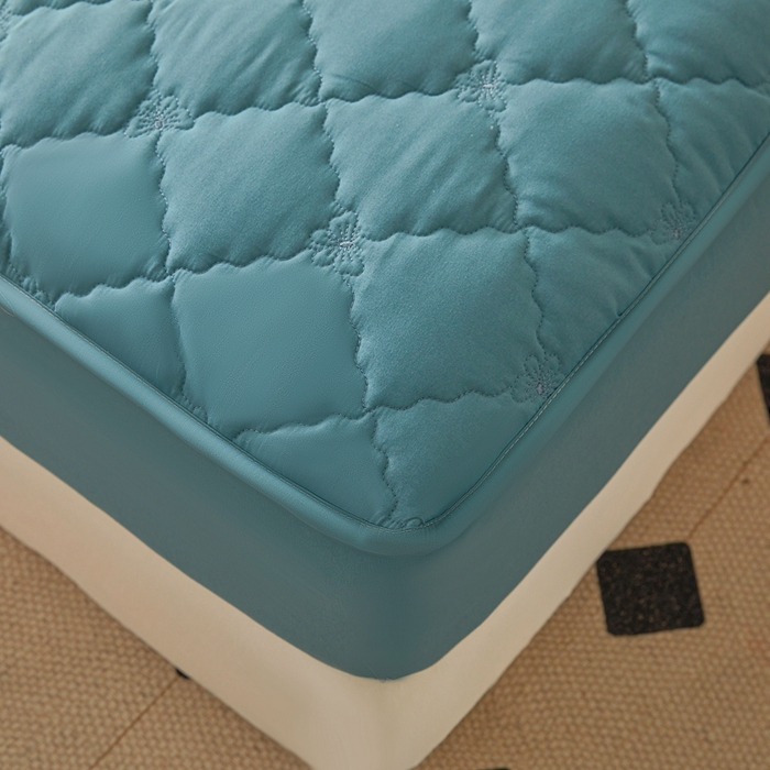 91家纺网 家纺一手货源 找家纺 怡源梦 2025新款蝶恋系列亲肤棉夹棉床笠 蓝色