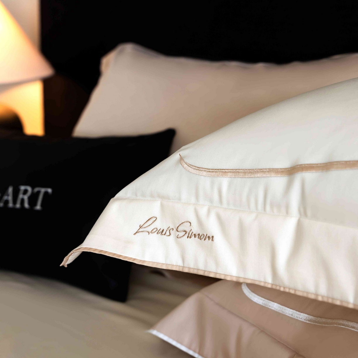 91家纺网 家纺一手货源 找家纺 涞澳家纺 2025新款80S全棉贡缎小蛮腰四件套-浅依 浅依-奶白