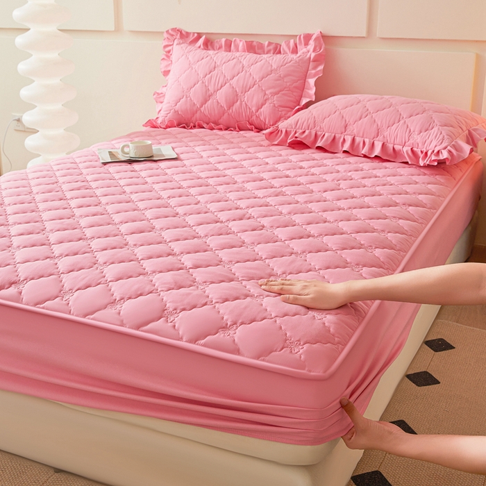 91家纺网 家纺一手货源 找家纺 怡源梦 2025新款蝶恋系列亲肤棉夹棉床笠 粉色