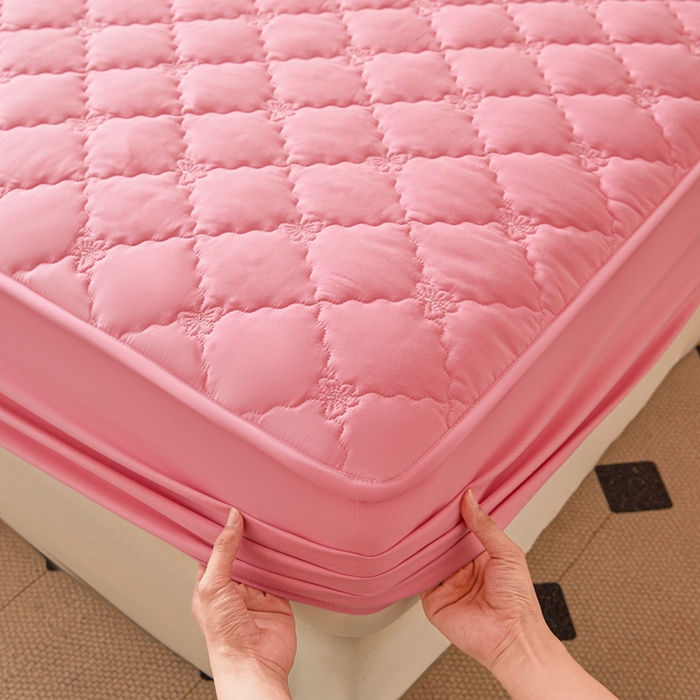 91家纺网 家纺一手货源 找家纺 怡源梦 2025新款蝶恋系列亲肤棉夹棉床笠 粉色